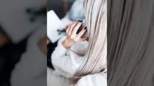 Голос в телефонной трубке...