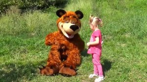 Лайк Настя и Мишка в погоне за бабочками