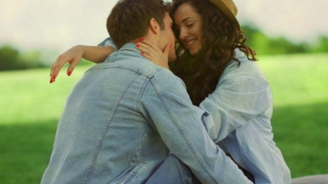 Romas - Ей нужен тот смотреть онлайн