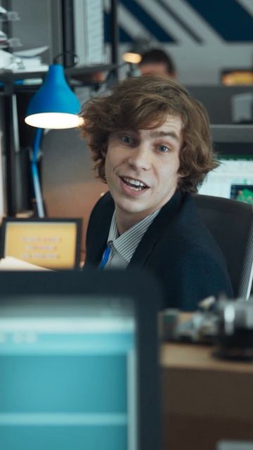 Отмечайте в комментариях такого же "ответственного" сотрудника 😅 смотреть онлайн