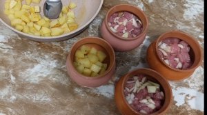 Жаркое в горшочках
