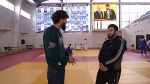 Утренний спорт. Тренировка  в зале дзюдо имени Хасана Халмурзаева