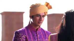 Цвета страсти 8 серия «Бинди в шоке, увидев оружие в хавели» (сериал, 2013)