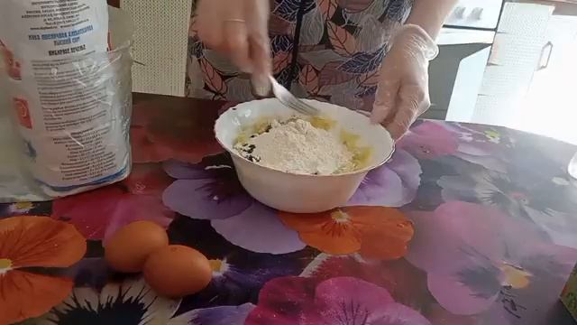 VLOG В дождливый летний день готовлю обед Размораживаю морозильную камеру смотреть онлайн