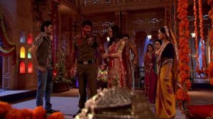 Цвета страсти 133 серия «Незнакомец проникает в хавели» (сериал, 2014)