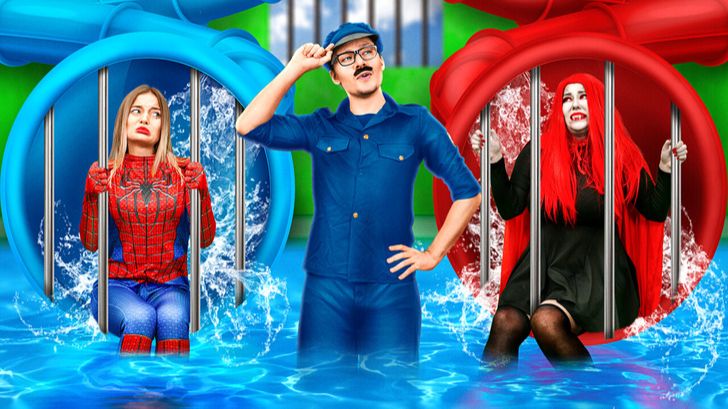 Мы украли бриллиант 😓 Женщина-паук vs вампир в тюрьме 🕷️🦇 смотреть онлайн