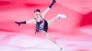 Ирина Дубцова занялась дайвингом на Мальдивах, Юлия Барановская отдохнула у ледников Южной Америки.