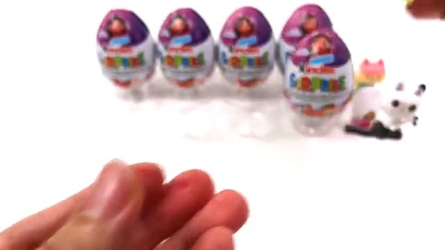 Распаковка 8 яиц-сюрпризов «Киндер Сюрприз» из кукольного домика Габби смотреть онлайн