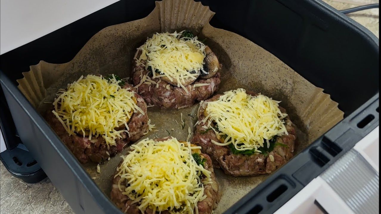 Полейте ФАРШ яйцами во фритюрнице.. Завтрак уже никогда не будет прежним! смотреть онлайн