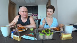 Мукбанг меня БОМБАНУЛО! БУЛИНГ полных женщин НЕДОМУЖИКАМИ! ОТКРОВЕННЫЙ разговор! Семейный обед