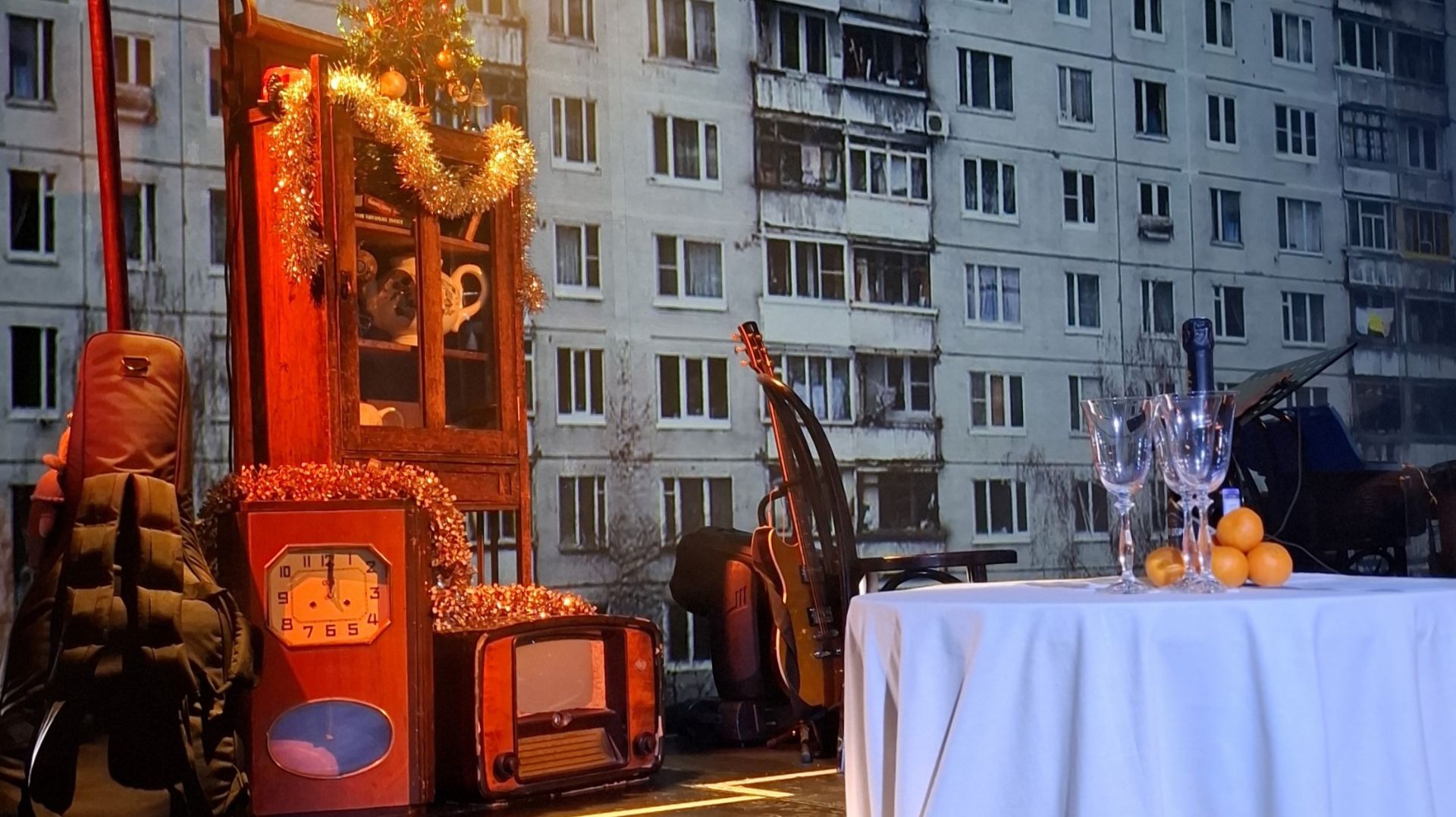 Новогодний квартирник (фрагменты). Театр им. Вл. Маяковского. 311225. смотреть онлайн