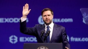 Вэнс просит Трампа о диалоге с Ираном: что думает об этом президент США