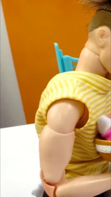 Сможет ли он убедить Барби на второго ребенка?✨#barbie #длядетей #shorts смотреть онлайн