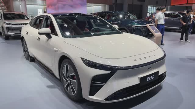 Exeed ES 2025 года смотреть онлайн