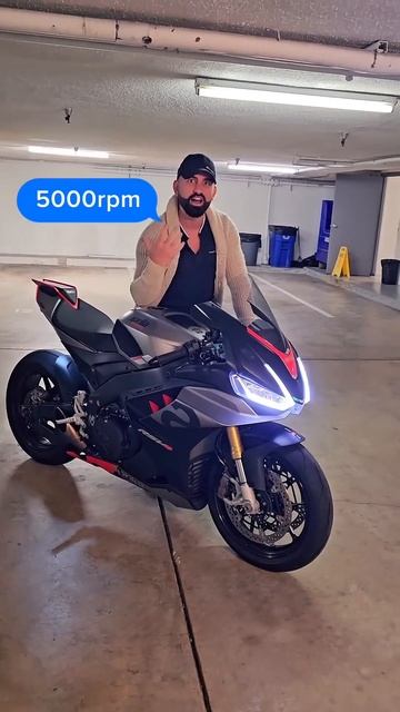 Aprilia RSV4 смотреть онлайн