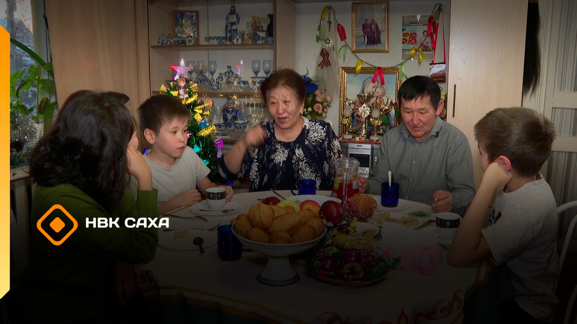 «Саҥа дьыллааҕы көрсүһүүлэр» Пестеревтар (02.01.26) смотреть онлайн