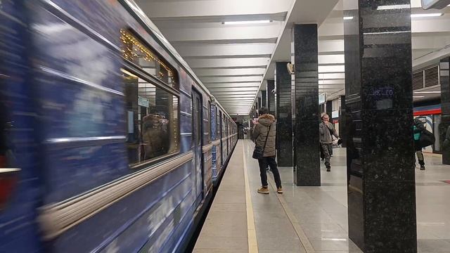 Новогодний номерной уезжает со станции Каширская 🟢 смотреть онлайн
