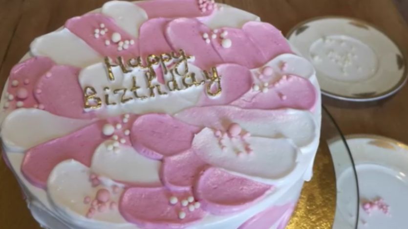 Украшение торта белково заварным кремом БОЛЬШИЕ МАЗКИ Торт на заказ смотреть онлайн