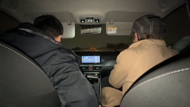 СПАСАЕМ ЗАРУ ОТ ОХРАННИКА БЕЛОБРЫСОГО ЧЕРТА! смотреть онлайн