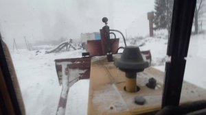 Чистим снег трактором ДТ 75.