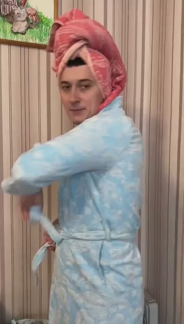 + ЕСЛИ УЕЗЖАЛ НОЧЕВАТЬ К БАБУШКЕ смотреть онлайн