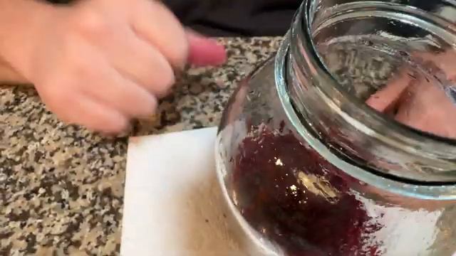 История деда про камни в желчном. Интересно растворяет ли это