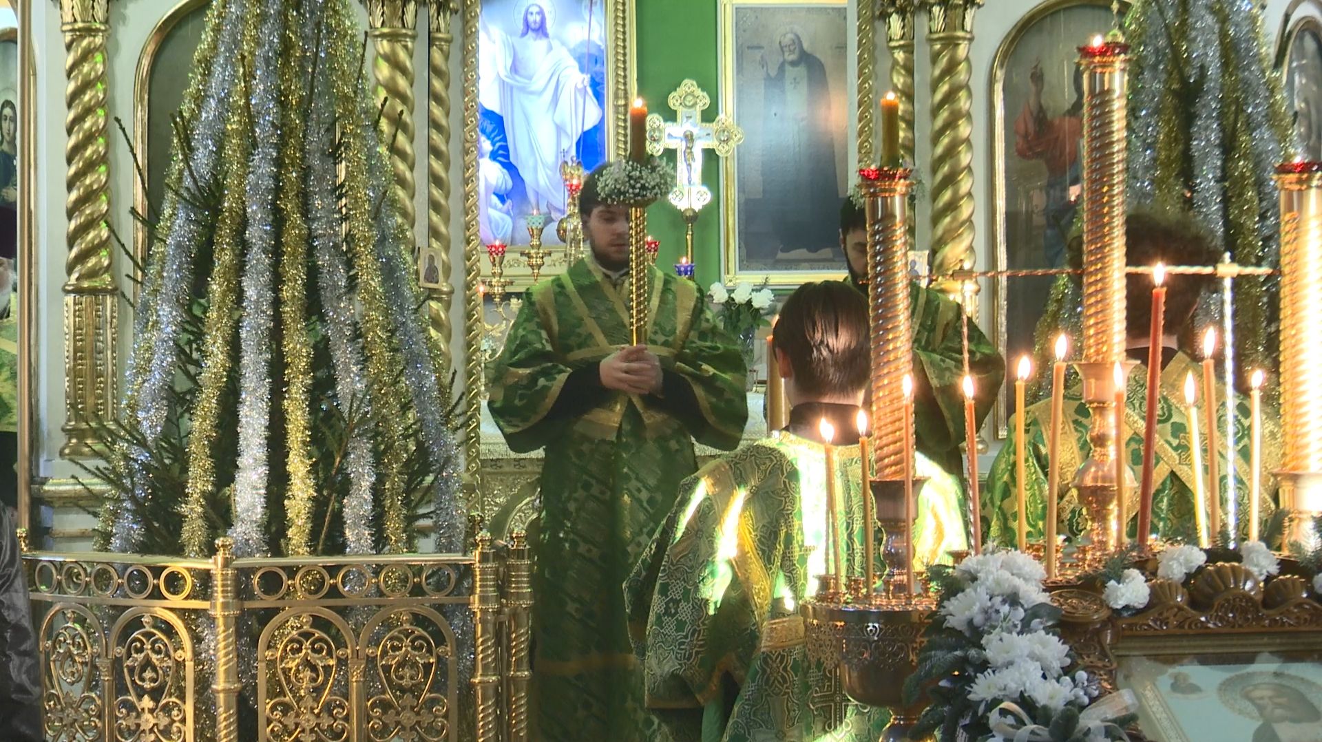 В Свято-Онуфриевском храме состоялось православное богослужение смотреть онлайн