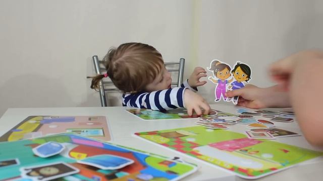 ＂Веселые липучки＂ игра с мамой смотреть онлайн