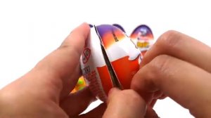 ASMR-распаковка яиц Kinder Joy из "Парка Юрского периода"