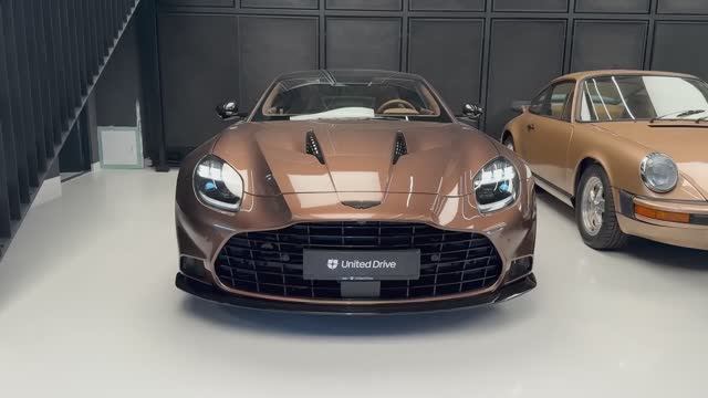 Aston Martin Vanquish 2026 года смотреть онлайн