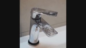 Полезные советы: Как почистить кран, зеркало и унитаз в ванной комнате