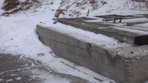 ПОТОК ПРОБЛЕМ: СЕПТИК ТОПИТ ДОРОГУ В ПОКРОВКЕ