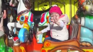 Настя в парке возле дома