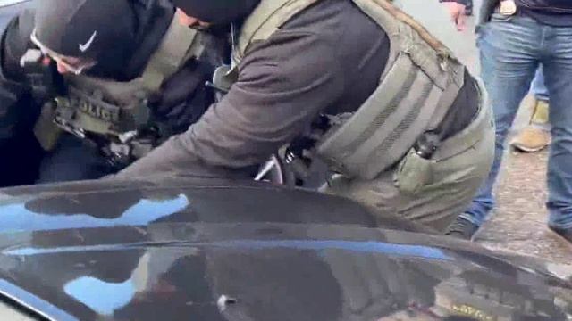 ЯРКАЯ ЖЕРТВА АМЕРИКАНСКОЙ ПОЛИЦИИ ICE. смотреть онлайн