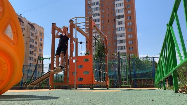 俄罗斯男子通过做引体向上来提高马拉松成绩 || 让我们一起努力吧 :) смотреть онлайн