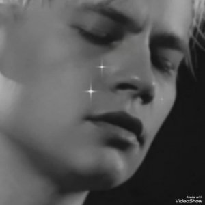 Любовь не только нас наполняет Светом и Добром, но и меняет окружающий мир...