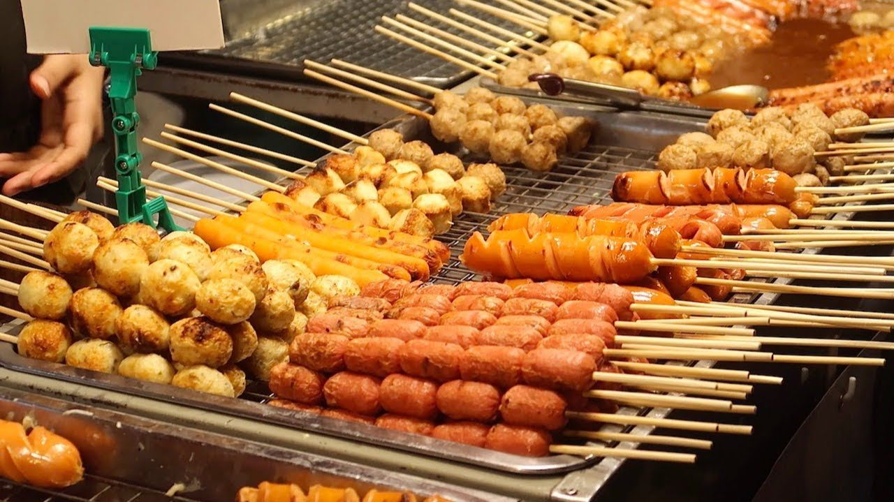 Все виды сосисок - уличная еда Бангкока смотреть онлайн