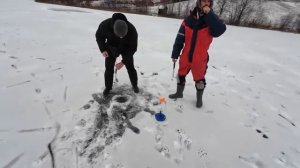 ПЕРВЫЙ ЛЕД в НОРВЕГИИ! Моя Трофейная ЩУКА! Зимняя рыбалка 2026 на жерлицы в Норвегии