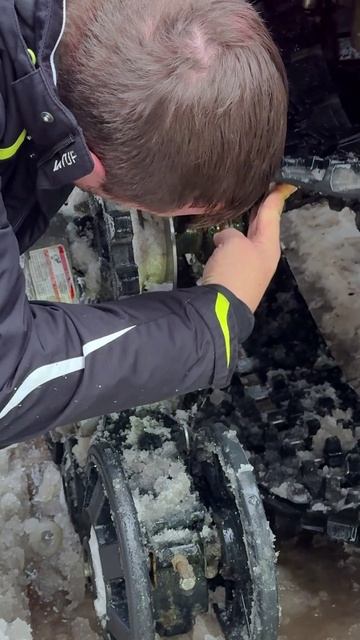 Тестируем гусеницы на CFMOTO CFORCE 800 HO EPS NEW смотреть онлайн