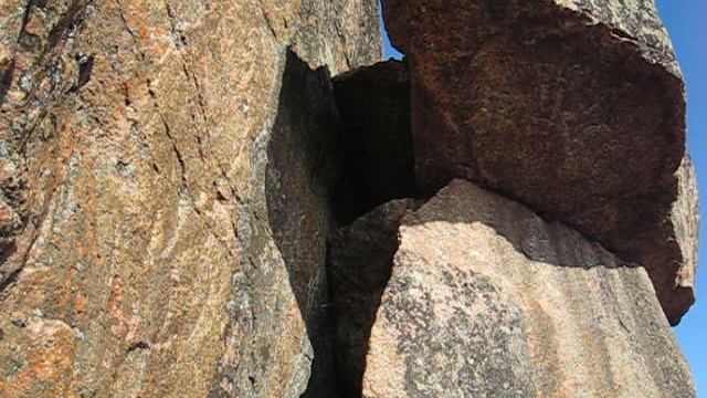 ©  «Куричья Нилокса. Осень 2007. Камень со шляпой. Фрагмент» 2007 MVI_1228