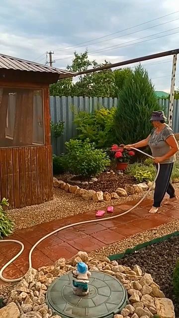 ЛЕТО, ЖАРКО, ПОМЫЛА ДОРОЖКУ смотреть онлайн