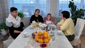 На СВО он понял: его призвание быть медиком и спасать людей. Разговор с семьей героя. «Своя кухня»