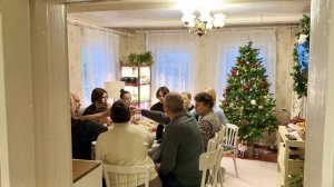РОЖДЕСТВО В ДЕРЕВНЕ/ПОЛНЫЙ ДОМ ГОСТЕЙ/ПРАЗДНИЧНЫЙ СТОЛ И БАСМА В КАЗАНЕ