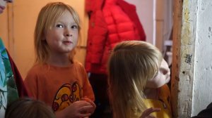 ПРОТЯНИТЕ РУКУ ПОМОЩИ . ВЫЖИВАНИЕ  А НЕ ЖИЗНЬ