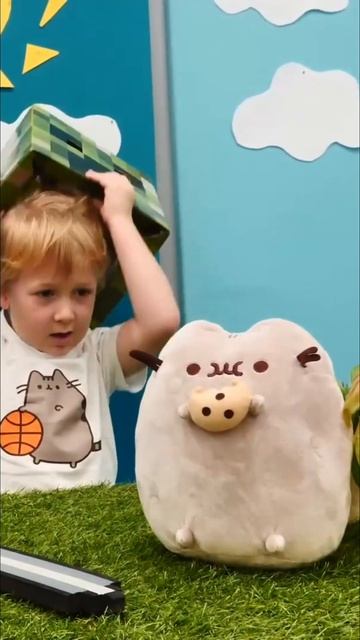 Карл нашел котика, попавшего в грозу! ⚡ #длядетей #играемсдетьми #длямалышей смотреть онлайн