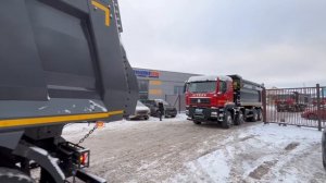 10 новых мощных самосвалов #SITRAK C7H 8×4 2025 года выпуска отправились клиенту