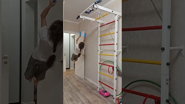 прыжок в длину до колец челлендж.mp4 смотреть онлайн