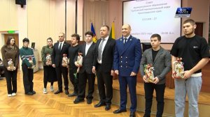 вручение ключей от 20-ти благоустроенных квартир детям, оставшихся без попечения родителей.