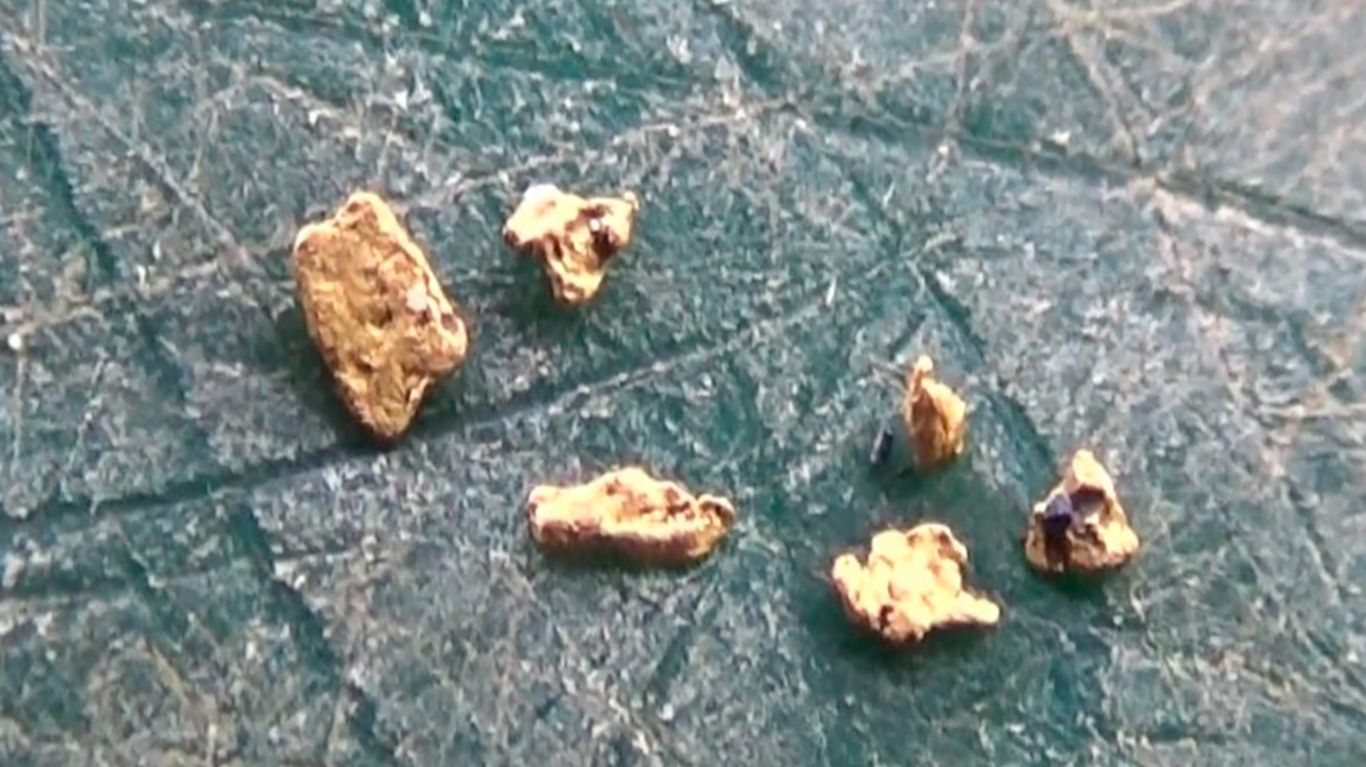 Самородное Золото из отвалов древних старателей! смотреть онлайн