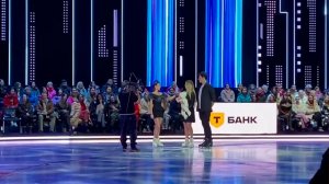 Александра Трусова вместе с сыном Мишей вышла на лед на съемках "Ледникового периода"